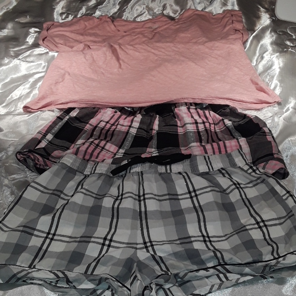 Secret Treasures Shorts and Sleepwear shirt